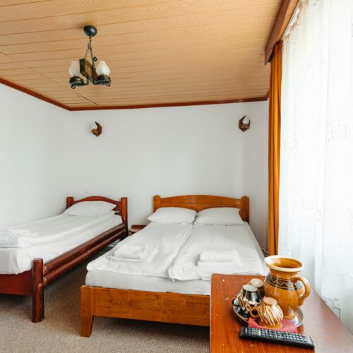 Camera tripla cu baie