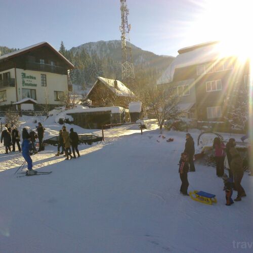 Cabană pentru 6 pers. (se inchirieaza doar integral)