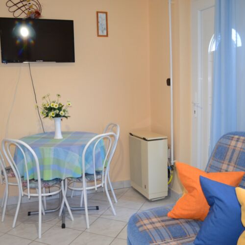 Apartament 2-osobowy na parterze z widokiem na ogród z 1 pomieszczeniem sypialnianym (możliwa dostawka)