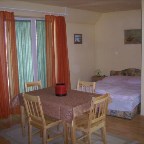 Park View 1-Room Balcony Apartment for 2 Persons