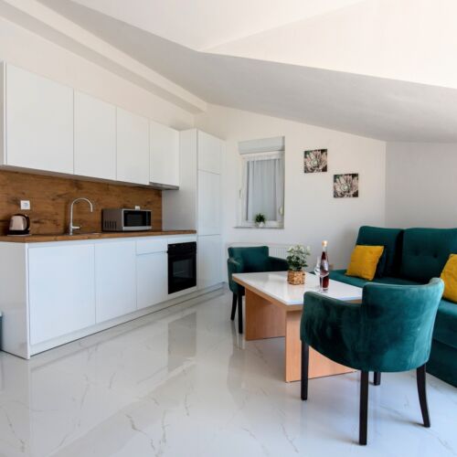 Sea View Upstairs 2-Room Apartment for 4 Persons