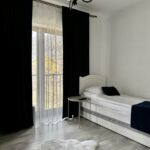 Apartament 3-osobowy z balkonem z łazienką z 1 pomieszczeniem sypialnianym