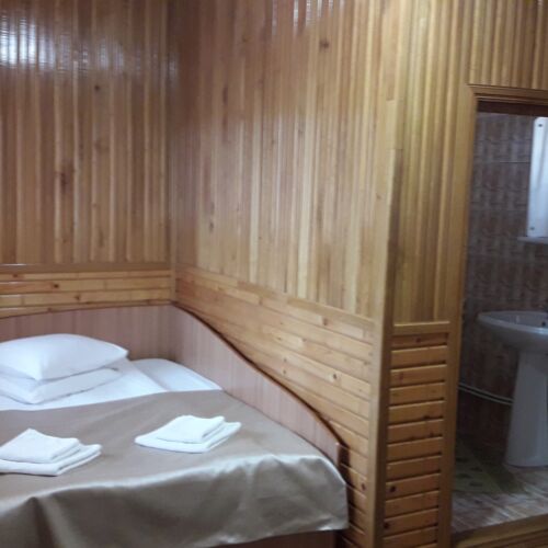 Camera dubla la etaj cu balcon