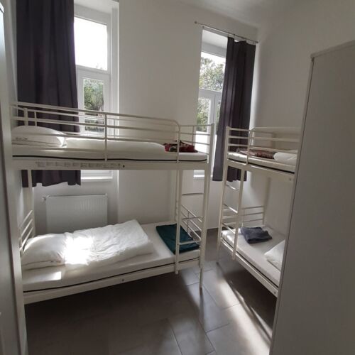 Udvarra néző teljes ház 22 fős apartman