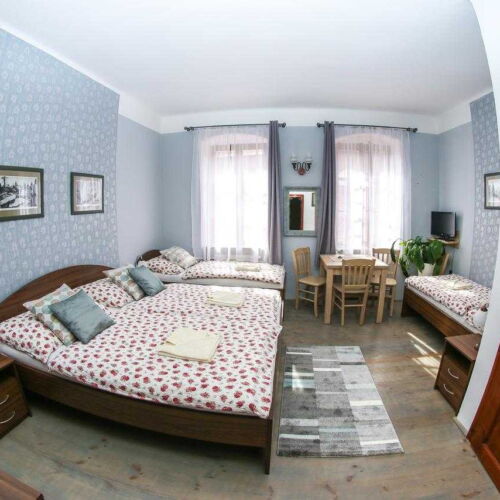 Junior Pokoj se společnou kuchyňkou pro 4 os.