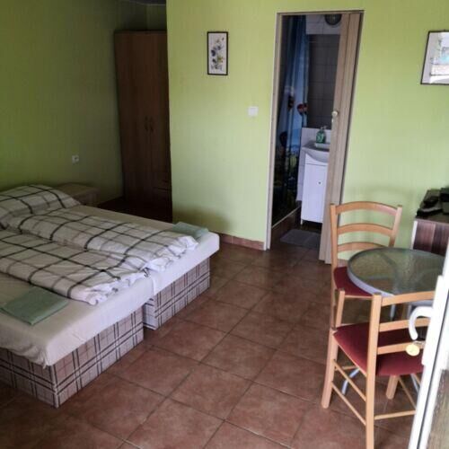 Apartament cu duș pentru 3 pers.