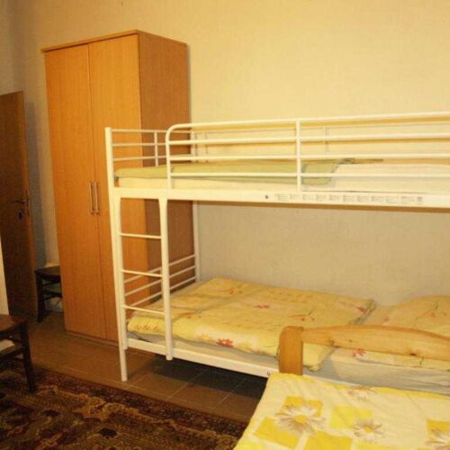 Pokój 4-osobowy z prysznicem ze wspólnym aneksem kuchennym