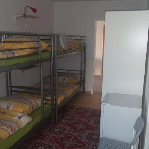 Pokój 5-osobowy z prysznicem ze wspólnym aneksem kuchennym