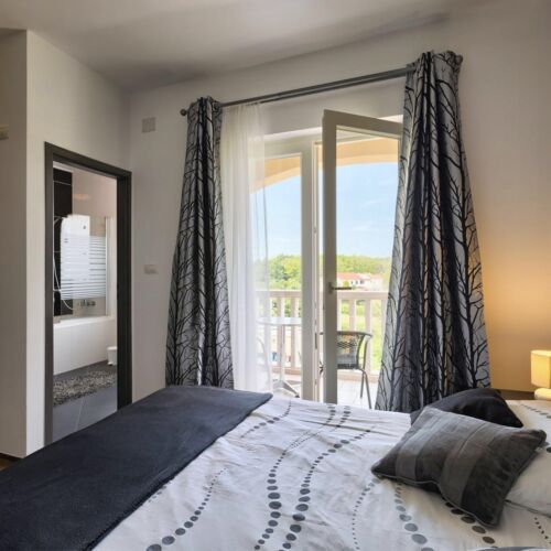 Vilă family întreaga unitate pentru 9 pers. (se inchirieaza doar integral) (se poate solicita pat suplimentar)