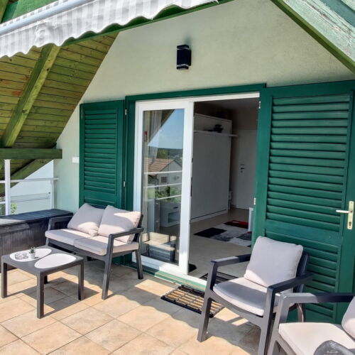 Apartament cu panoramă cu vedere spre lac cu 2 camere pentru 4 pers.