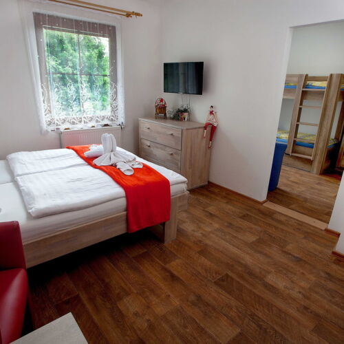 Pokoj se sprchou  pro 4 os.