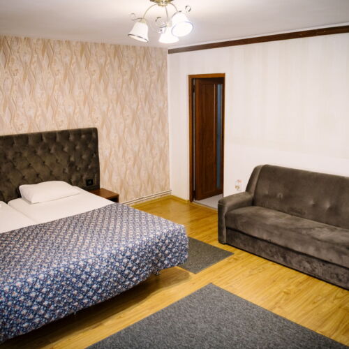 Camera cvadrupla family cu balcon