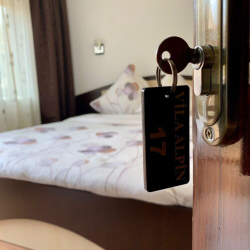 Apartament standard la etaj cu 2 camere pentru 4 pers.