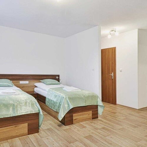 Pokoj se sprchou  pro 2 os.