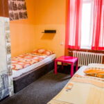 Dvoulůžkový pokoj s vlastním umyvadlem