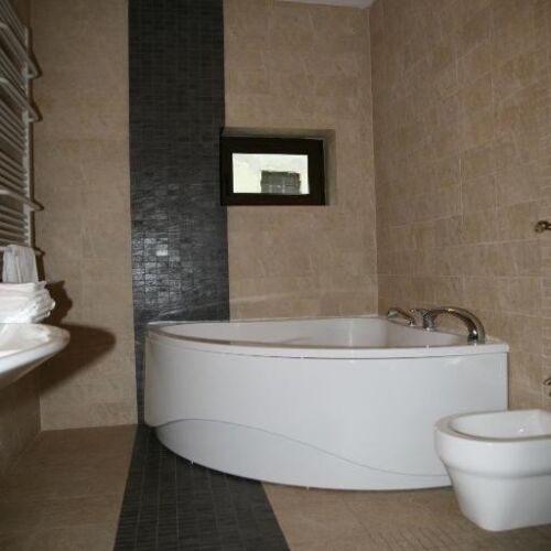 Camera dubla queen cu baie