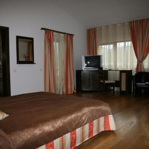 Camera dubla romantică cu balcon