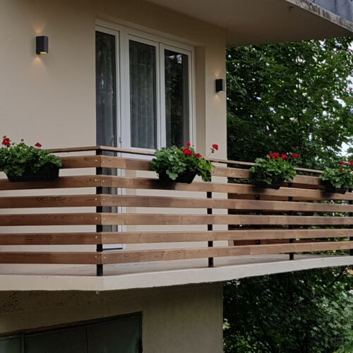 Apartament tourist cu balcon cu 2 camere pentru 4 pers.