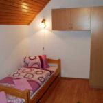 Cottage for 8 Persons with Shower and Kitchen (extra beds available)