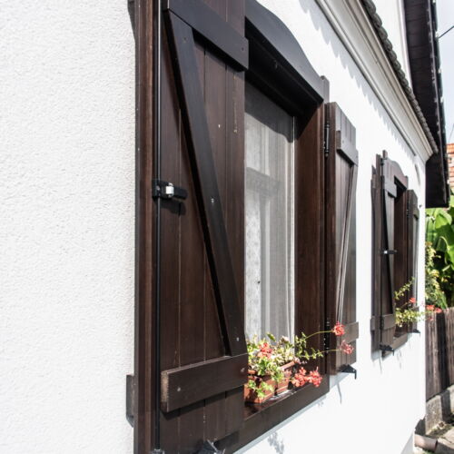 Yard View 1-Room Air Conditioned Apartment for 2 Persons