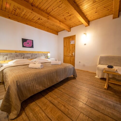 Apartament family cu vedere spre munte cu 2 camere pentru 4 pers.