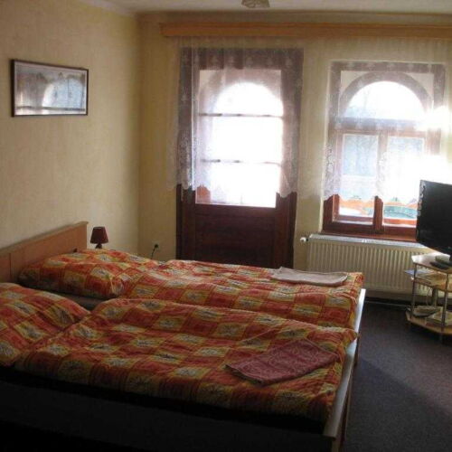 Pokoj se sprchou  pro 3 os.