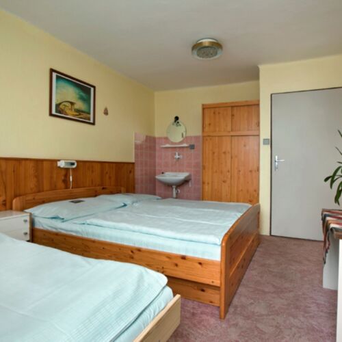 Quadruple Room with Shared Bathroom
