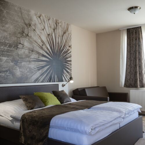 Upstairs Ground Floor 1-Room Apartment for 2 Persons (extra bed available)