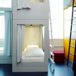 Camera single pat / dormitor comun cu baie, 10 x paturi (femei) cu aer conditionat