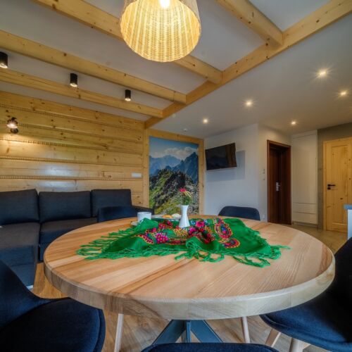 Apartman pro 5 os. s 1 ložnicí s výhledem na hory na poschodí (s možností přistýlky)