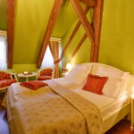 Mansarda Classic soba sa francuskim krevetom (za 2 osoba(e))