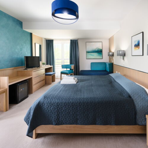 Twin Room (extra bed available)