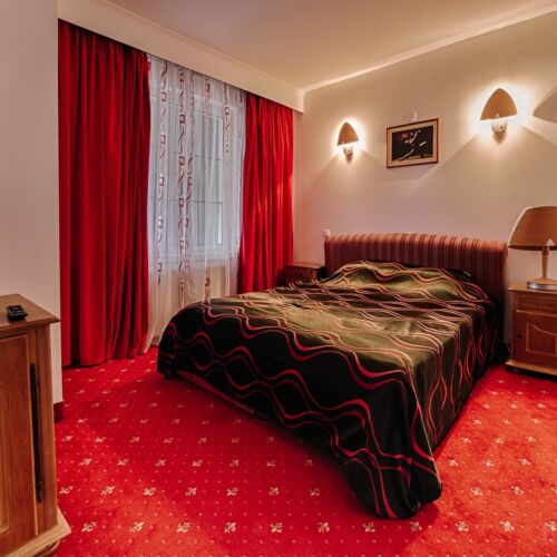 Suita junior cu balcon cu 2 camere pentru 2 pers. (se poate solicita pat suplimentar)