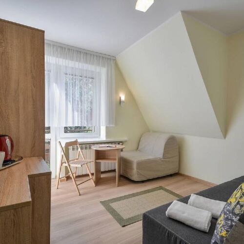 Camera twin standard la etaj