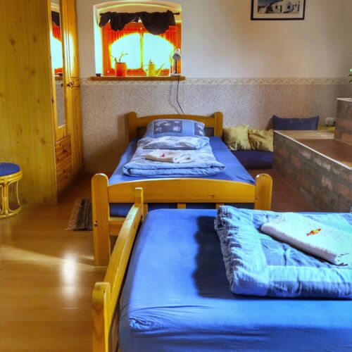 Pokój 2-osobowy na piętrze z balkonem (możliwa dostawka)