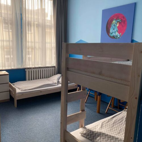 Pokój 4-osobowy z łazienką ze wspólnym aneksem kuchennym