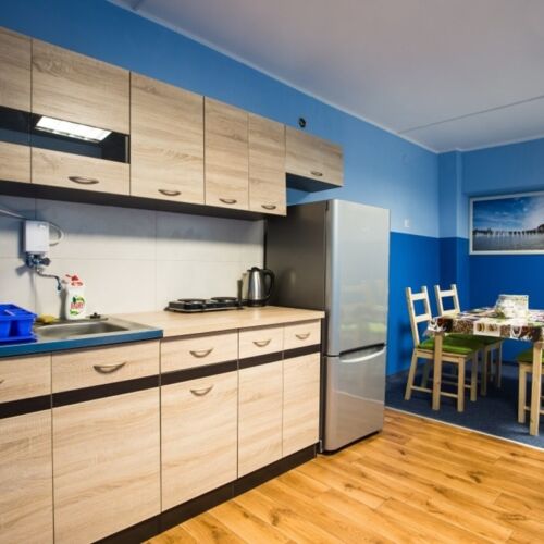 Pokój 8-osobowy z łazienką ze wspólnym aneksem kuchennym