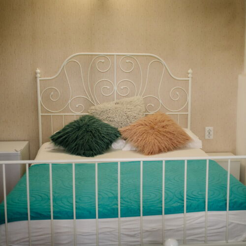 Camera tripla economy