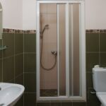 Fürdőszobás Standard Plus kétágyas szoba (pótágyazható)