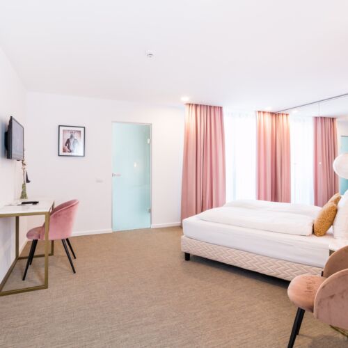 Camera dubla deluxe cu balcon