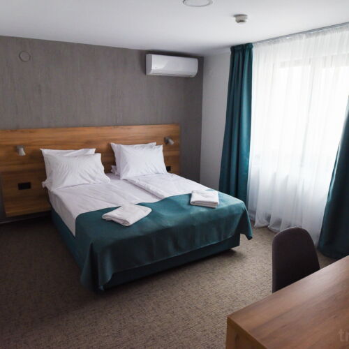 Pokoj s manželskou postelí