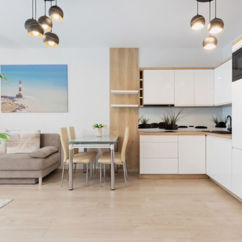 Apartament 4-osobowy na parterze pokój od strony basenu z 2 pomieszczeniami sypialnianymi