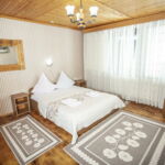 Upstairs 1-Room Apartment for 4 Persons (extra bed available)