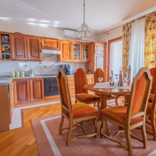 Sea View 3-Room Family Apartment for 6 Persons