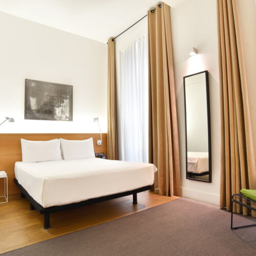 Camera dubla la etaj cu aer conditionat