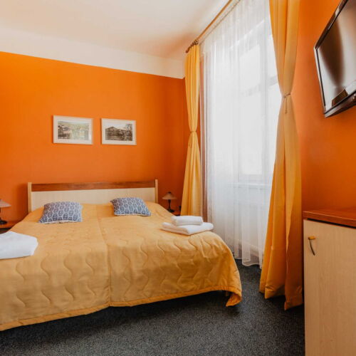 Junior Pokoj se sprchou pro 3 os. (s možností přistýlky)