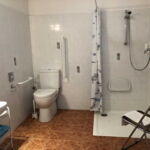 Zweibettzimmer mit Dusche