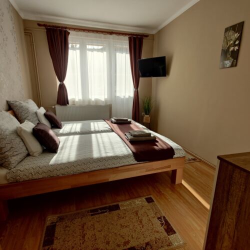 Apartament 4-osobowy na piętrze z widokiem na ogród z 2 pomieszczeniami sypialnianymi