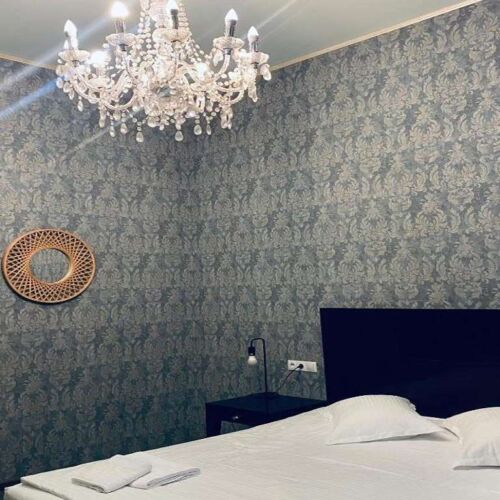 Camera dubla superior la parter