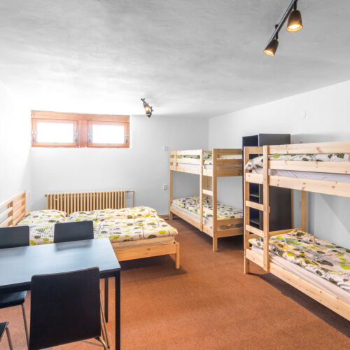 Pokój 6-osobowy ze wspólną łazienką